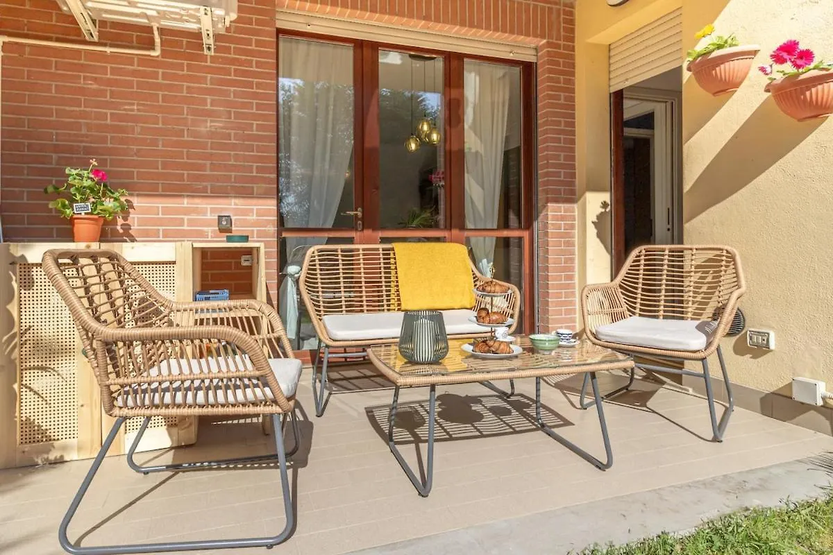 Style Shelter With Garden Near Downtown Apartment Bologna